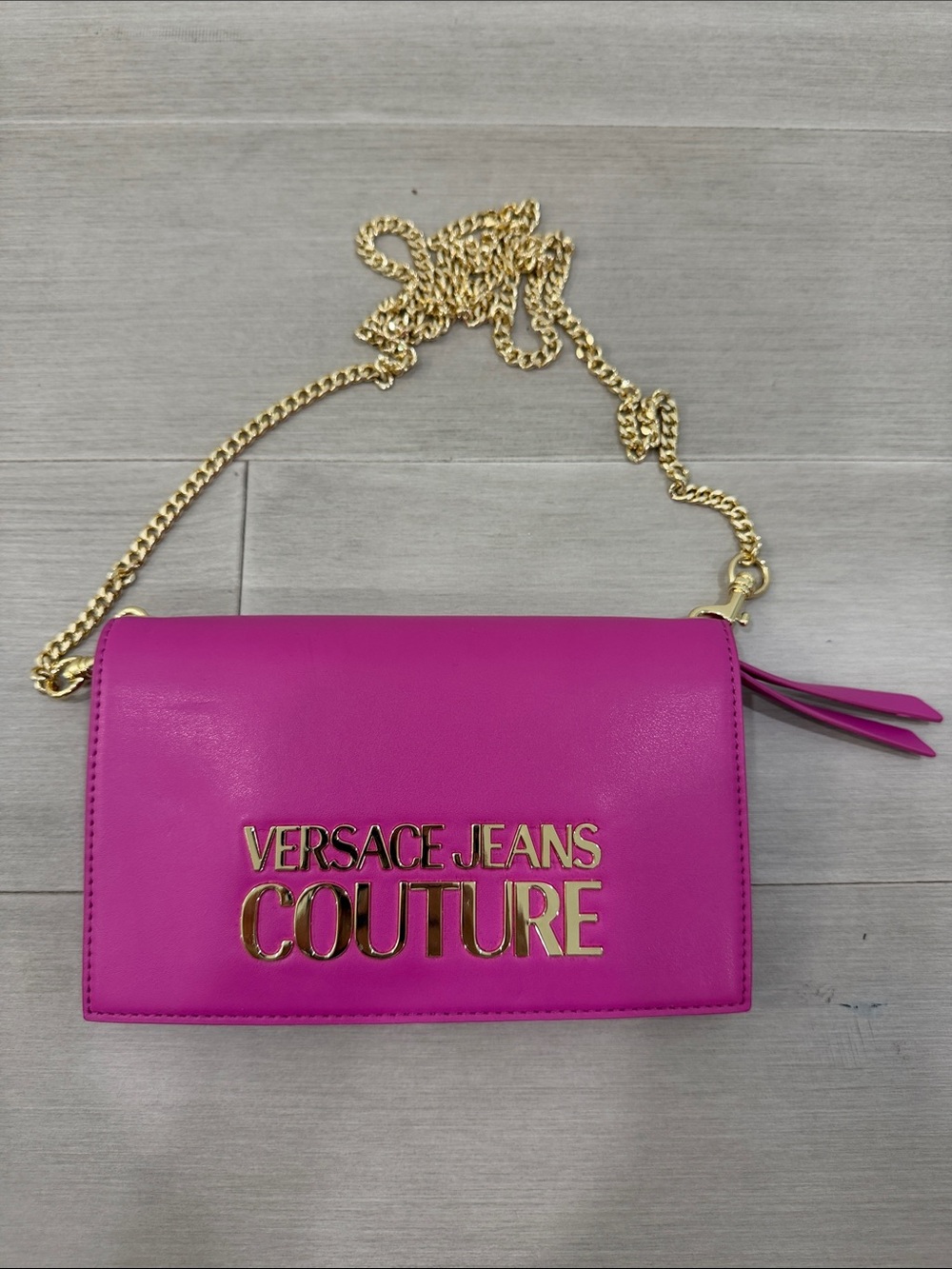Versace Jeans Collection Fuchsia Crossbody w Gold Logo & Detachable Chain -NWOT